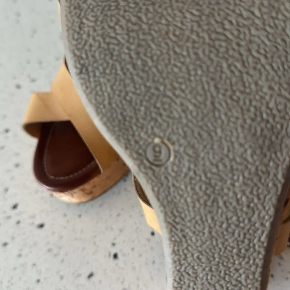 Seven7 Winnie Wedge Cork Natural Tan Vegan Leather Heeled Sandals Shoes size 9